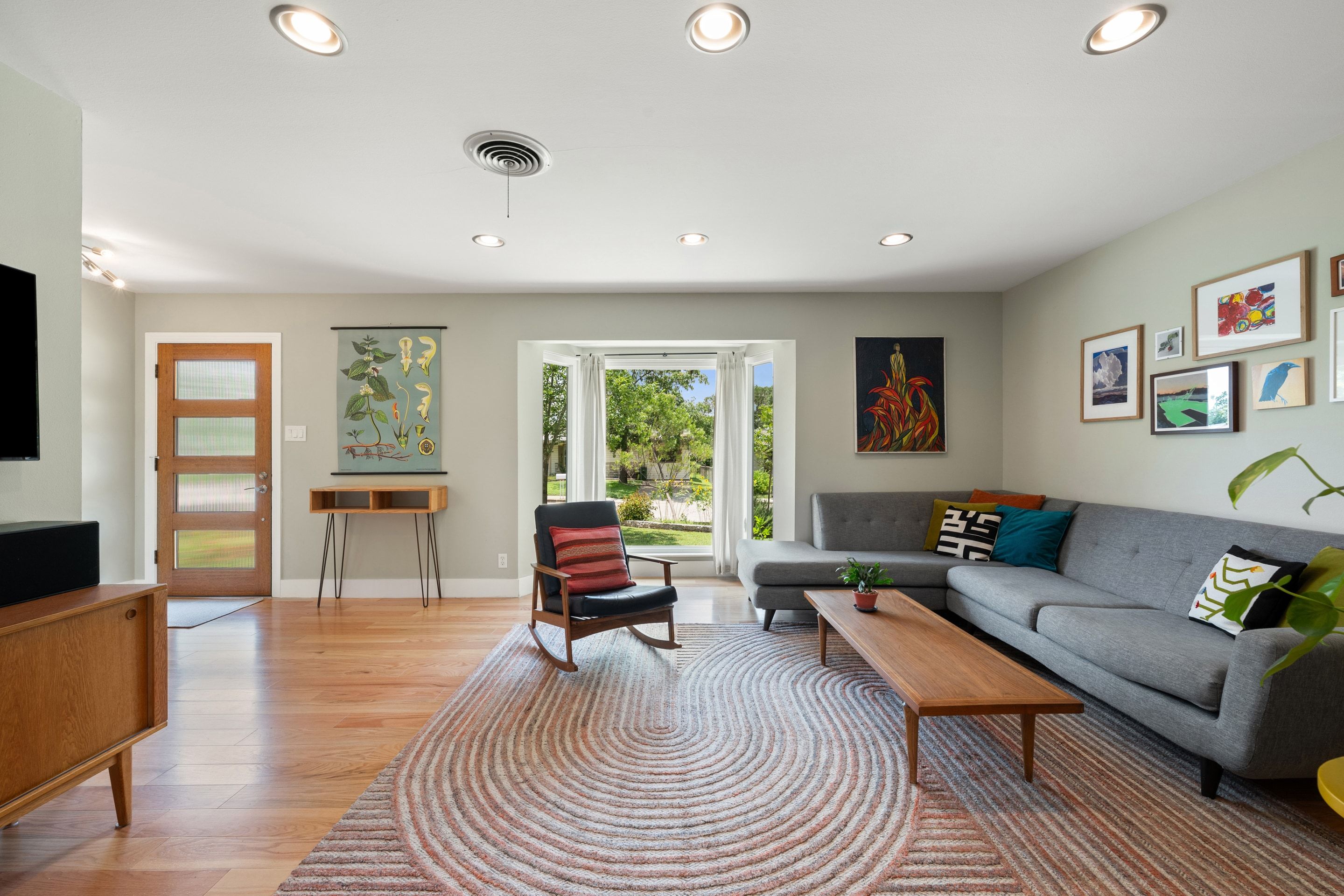 102 E Crestland Dr, Austin, TX 78752 — Corner Lot Living in the Heart of Central Austin